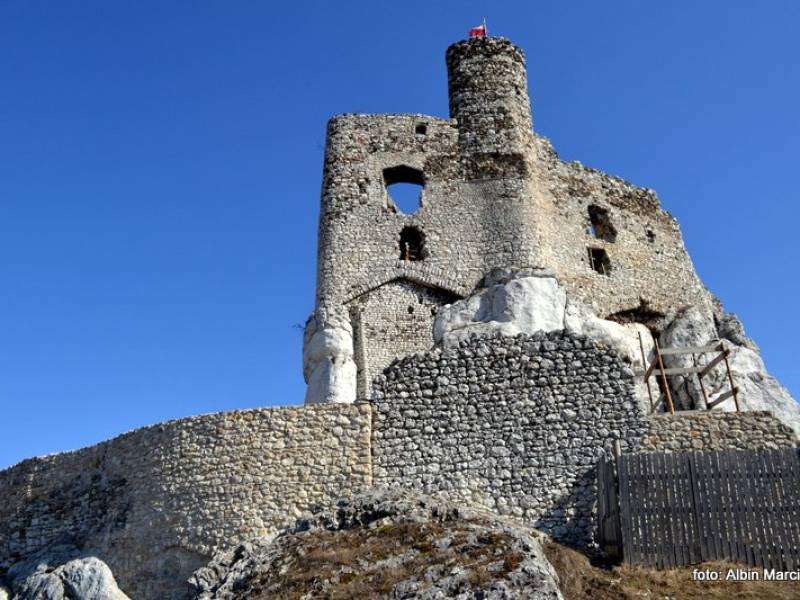 Zamek Mirów na szlaku Orlich Gniazd